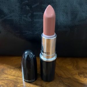MAC Hug Me Lustreglass Lipstick